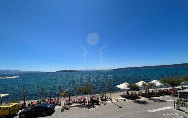 Nur wenige Schritte zum Meer in Kastela