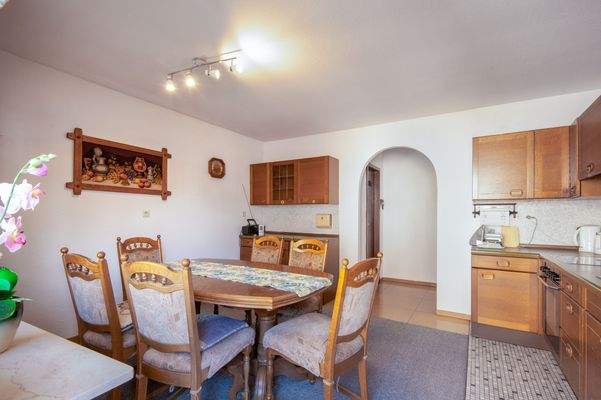 Essplatz in der geräumigen Küche