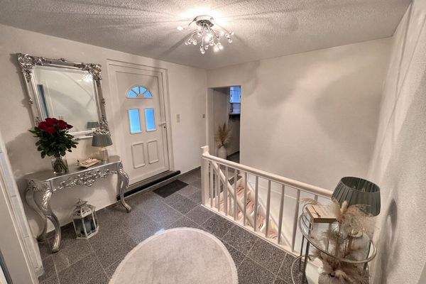 Whg. 2 Eingangsbereich (OG)