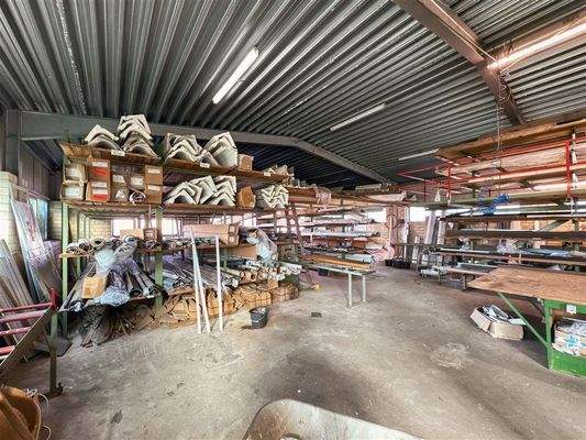 Halle Innenansicht (2)