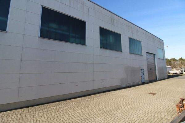 Seitenansicht mit Tor 3