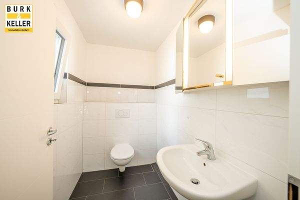 Gäste Badezimmer in der Garage