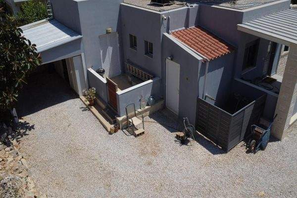 Kreta, Kalamitsi Amigdali: Charmantes kretisches Haus mit privatem Olivenhain und Bergblick zu verkaufen