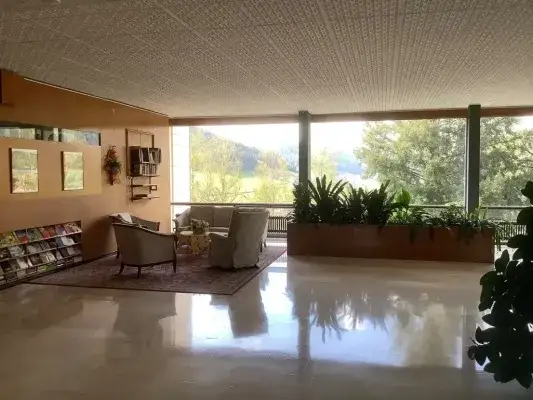 Eingangsbereich Gebäude