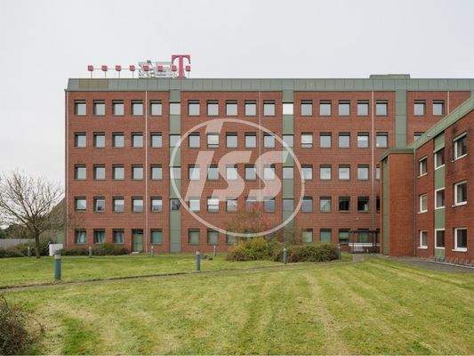 Objektbild mit Grünfläche