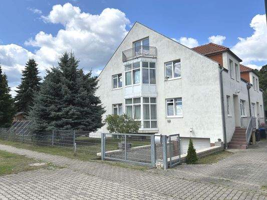 Hausansicht, Zufahrt Tiefgarage, Eingang