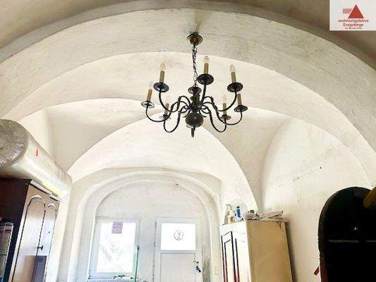 Hauseingang mit Gewölbedecke