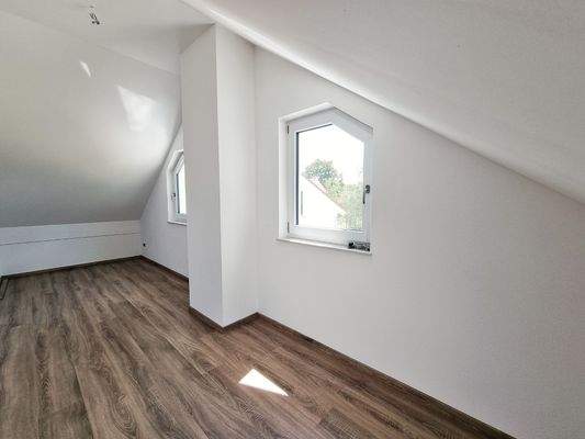 DG Kinderzimmer/ Büro