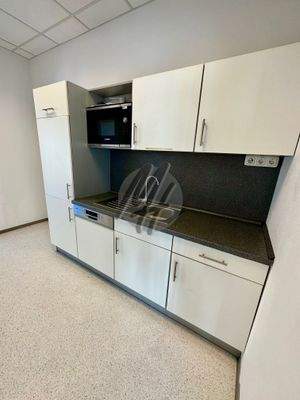 INFOS UNTER: 06171-586000