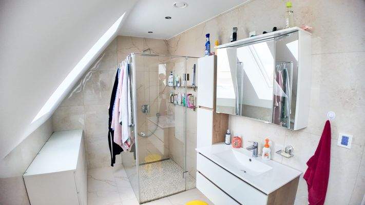 32 dji_mimo_20250523_104204_20250523104204_1747993