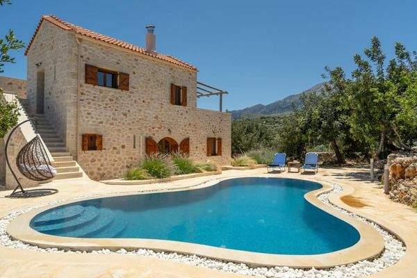 Kreta, Melidoni: Kretisches Steinhaus mit Swimmingpool zu verkaufen