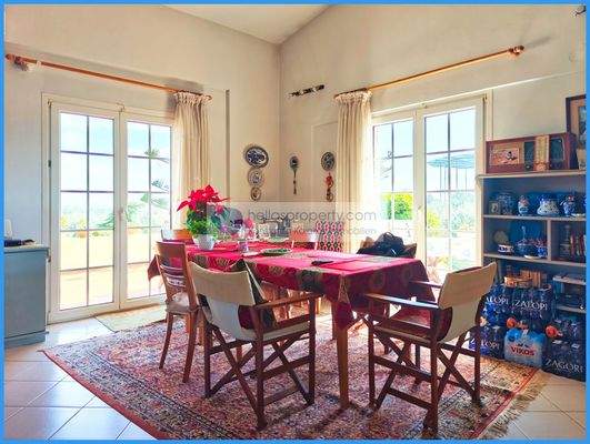 01cb9e09e648468497eb3bb39679b7a5-original