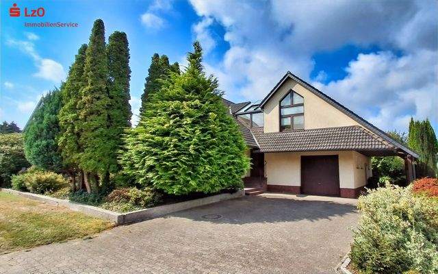 Großes Einfamilienhaus