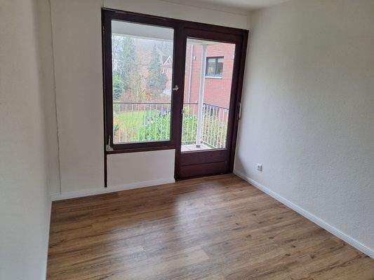 Arbeitszimmer mit neuen Fußboden.jpg