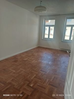 Zimmer 1 mit Kirschholzparkett