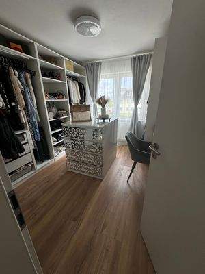 Arbeits- o. Ankleidezimmer