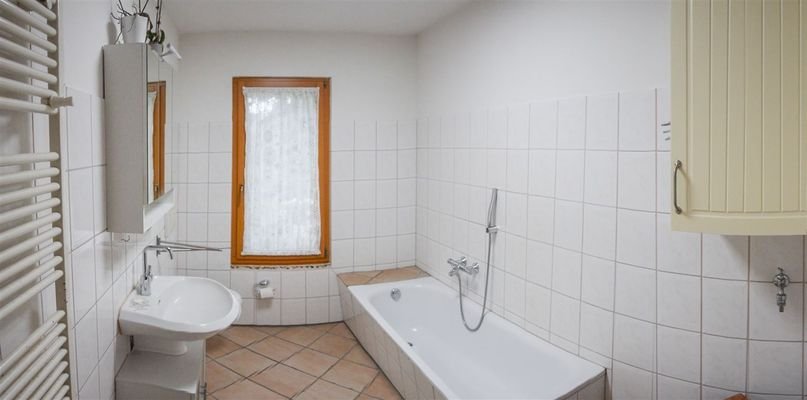 Wannenbad EG