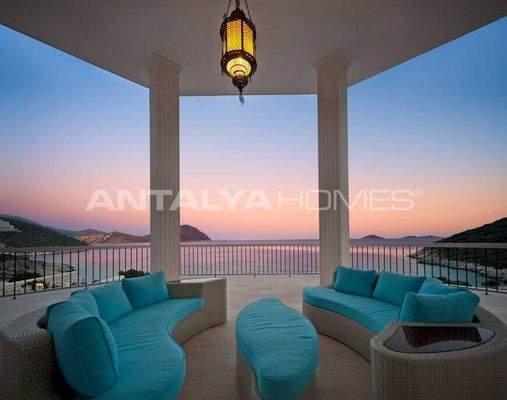 Detached Beachfront House with Private Pool in Kaş Kalkan