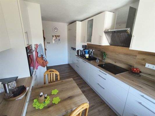 Moderne Küche im 1. Stock