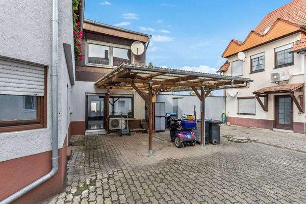 Terrasse im Innenhof