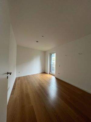 Helles Wohnzimmer mit Loggia