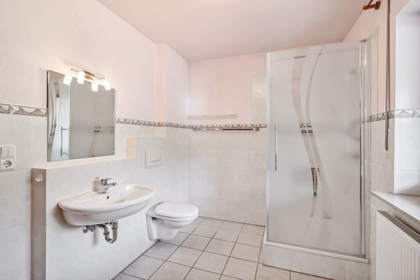 Badezimmer im Erdgeschoss
