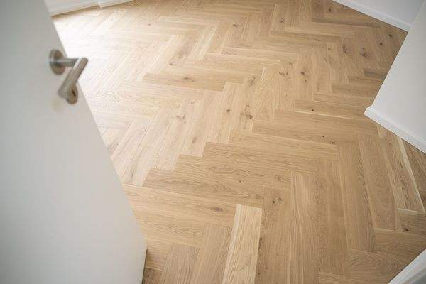 hochwertiges Fischgrätparkett