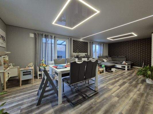 EG: Wohnen und Essen