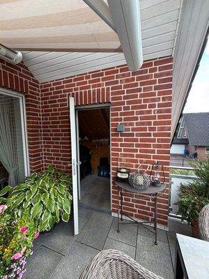 massiver Abstellraum außen (Dachterrasse)