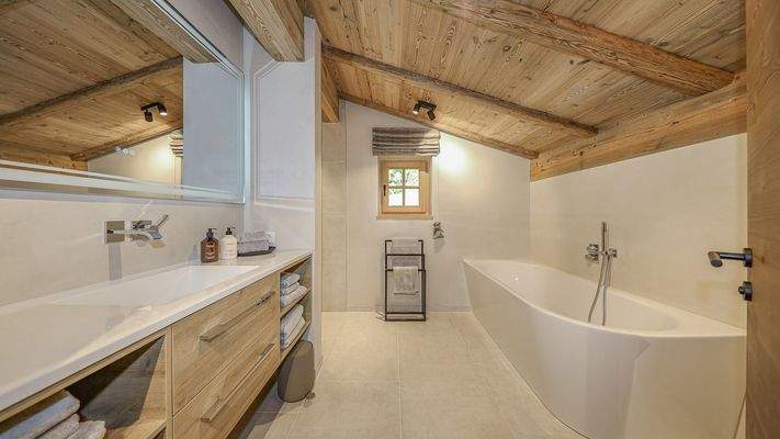 KITZIMMO-Luxusvilla in Toplage am Sonnberg kaufen - Immobilien Kitzbühel.