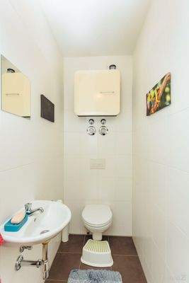 extra WC mit Handwaschbecken - W 9