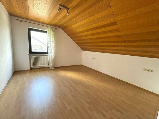 Zimmer Dachgeschoss Wohnung