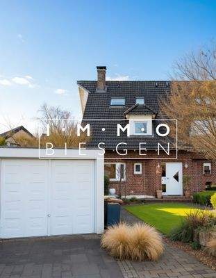 Außenansicht und Garage 