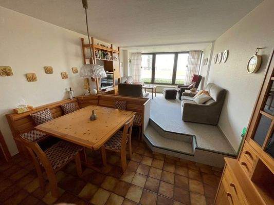 Blick auf Essplatz und angrenzenden Wohnbereich