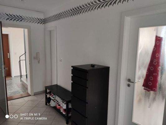 Flur mit Blick ins Treppenhaus