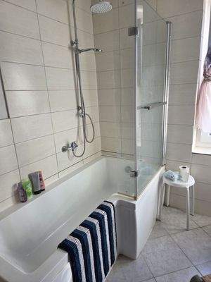 .Wanne mit Duschzone