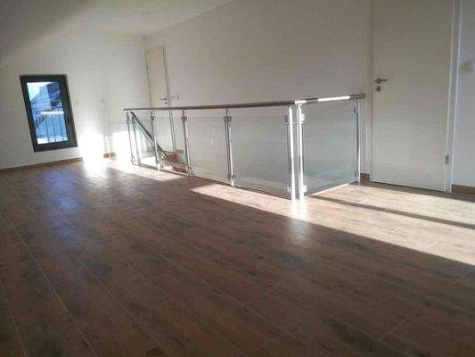 Moderne Treppe Hobbyraum