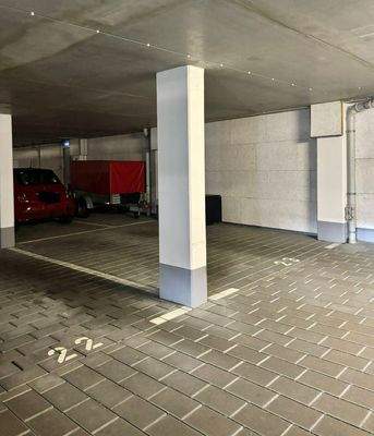 Großer Tiefgaragenstellplatz
