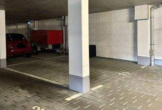 Großer Tiefgaragenstellplatz