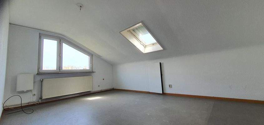Ausschnitt Dachgeschosszimmer 2.jpg