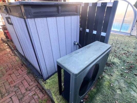 Wärmepumpe mit Sandfilteranlage für Pool