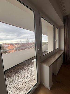 West-Balkon Wohn-/Schlafzimmer