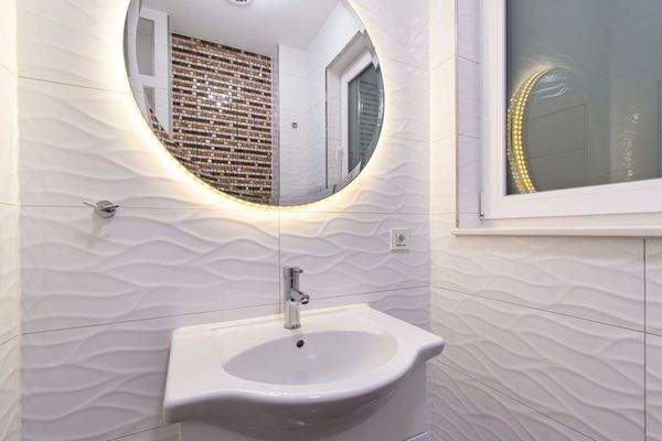 Edles Gäste-WC im Vorderhaus