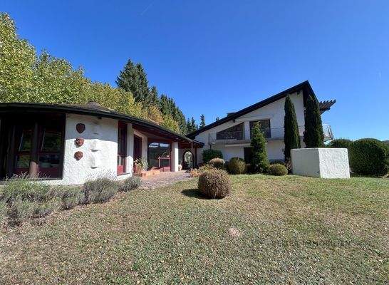 Blick auf die Werkstatt und Atelier