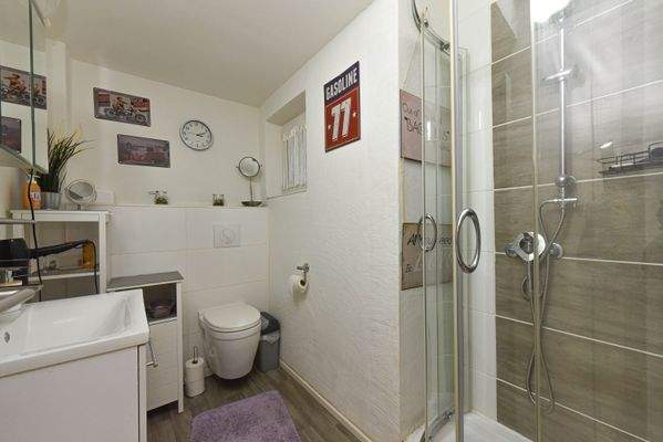 Duschbad mit Fenster 