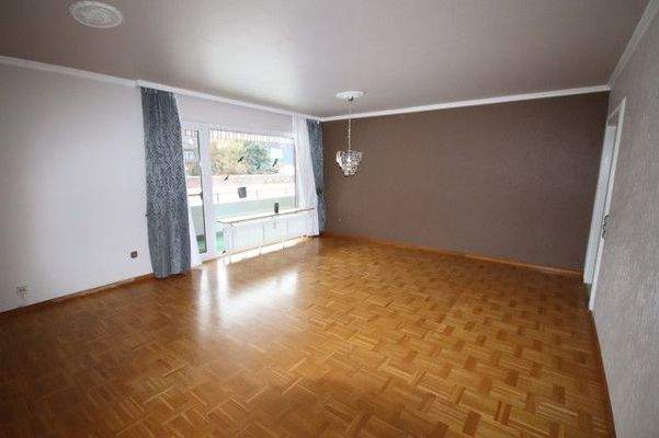 Zugang zum Balkon vom Wohnzimmer