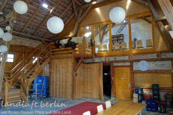 Kaminzimmer im OG und Theke und Lagerraum im EG