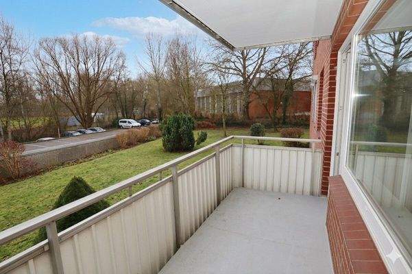 Balkon (2) (saisonale Anpassung durch KI)