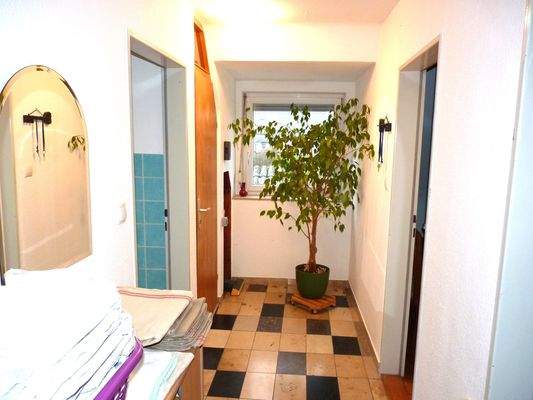 Flur-Wohnungszugang DG Wohnung