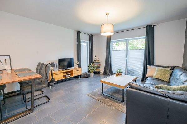 Whg. 4 Wohn- und Esszimmer